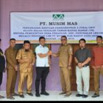 Komitmen Membangun Generasi Emas, PT Musim Mas Bangun 3 Ruang Kelas TK di Pesaguan